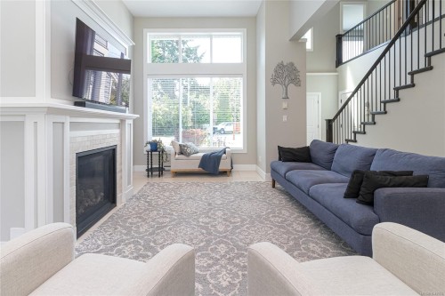 920 Snowdrop Ave, Saanich, BC 