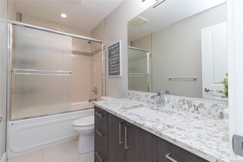 920 Snowdrop Ave, Saanich, BC 