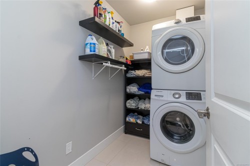 920 Snowdrop Ave, Saanich, BC 
