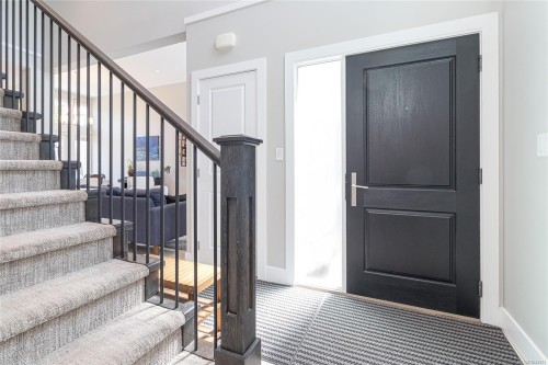 920 Snowdrop Ave, Saanich, BC 