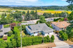 7453 Veyaness Rd Central Saanich, BC V8M 1V9