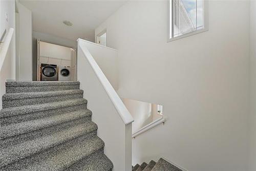 208 Bellflower Rd, Winnipeg, MB - Indoor Photo Showing Other Room