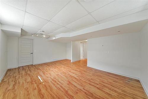208 Bellflower Rd, Winnipeg, MB - Indoor Photo Showing Other Room
