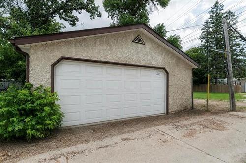 222 Poplar Ave, Winnipeg, MB - Outdoor With Exterior