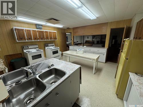 300 Queen Street, Raymore, SK - Indoor Photo Showing Kitchen With Double Sink