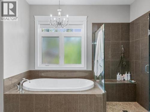 112 Alusru Way, Whitehorse, YT - Indoor Photo Showing Bathroom