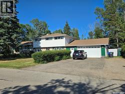 327 Russell STREET Stoughton, SK S0G 4T0