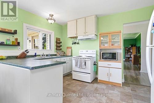 15150 County Rd 2, Brighton, ON - Indoor Photo Showing Kitchen With Double Sink