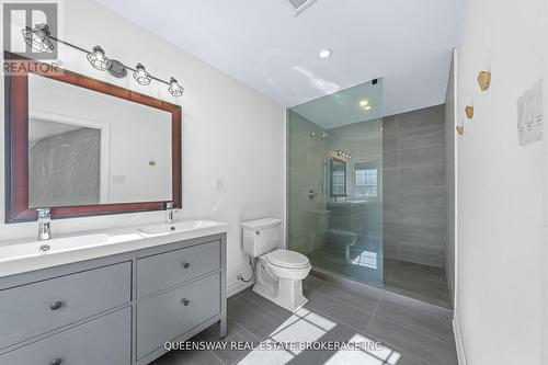 619 Culler Mews, Newmarket, ON - Indoor Photo Showing Bathroom