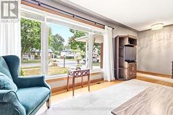 Large bay window - 