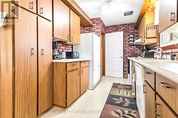 Lots of cupboards - 