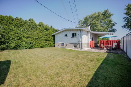 Cour - 6030 Rue Arthur, Brossard, QC - Outdoor