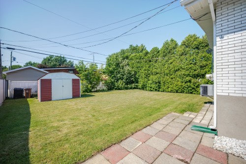 Cour - 6030 Rue Arthur, Brossard, QC - Outdoor