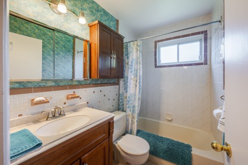 Salle de bains - 6030 Rue Arthur, Brossard, QC - Indoor Photo Showing Bathroom