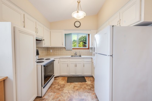 Cuisine - 6030 Rue Arthur, Brossard, QC - Indoor Photo Showing Kitchen