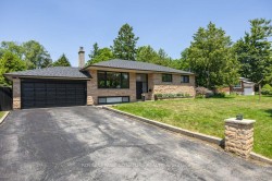 14 Bonacres Avenue  Toronto, ON M1C 1P7