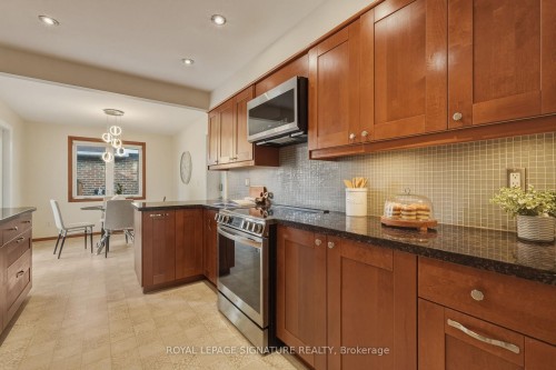 1843 Stonepath Crescent, Mississauga, ON - Indoor Photo Showing Kitchen
