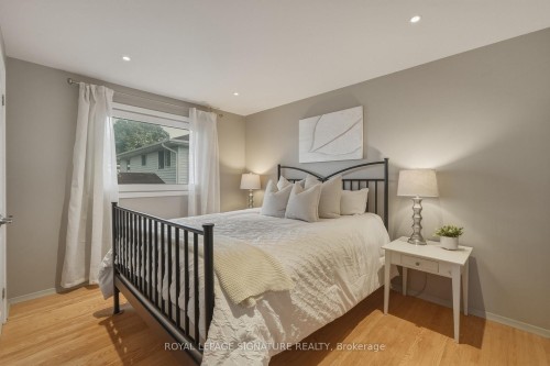 1843 Stonepath Crescent, Mississauga, ON - Indoor Photo Showing Bedroom