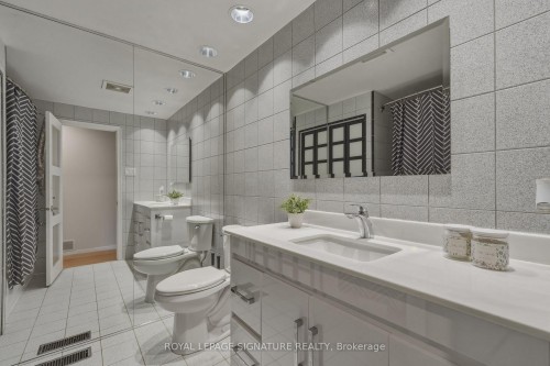 1843 Stonepath Crescent, Mississauga, ON - Indoor Photo Showing Bathroom