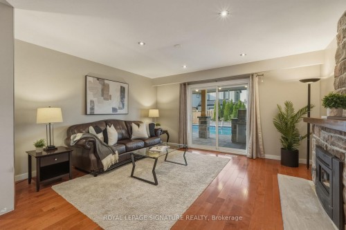 1843 Stonepath Crescent, Mississauga, ON - Indoor Photo Showing Living Room With Fireplace