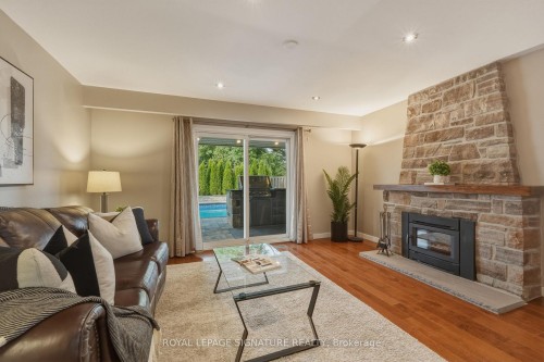 1843 Stonepath Crescent, Mississauga, ON - Indoor Photo Showing Living Room With Fireplace