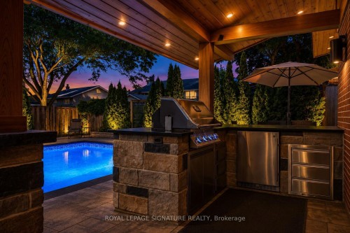 1843 Stonepath Crescent, Mississauga, ON -  With In Ground Pool