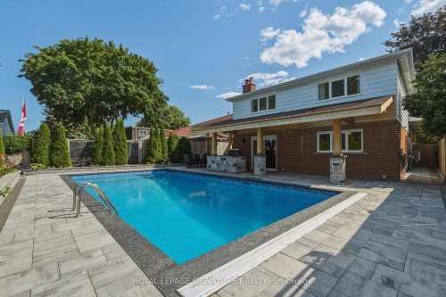 1843 Stonepath Crescent, Mississauga, ON - Outdoor With In Ground Pool