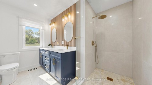 521 Old York Road, Burlington, ON - Indoor Photo Showing Bathroom