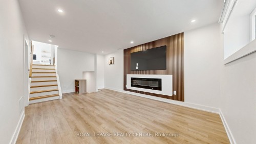 521 Old York Road, Burlington, ON - Indoor Photo Showing Living Room With Fireplace