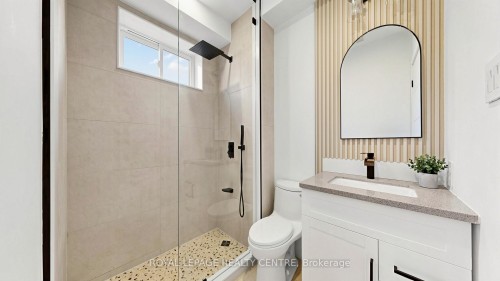 521 Old York Road, Burlington, ON - Indoor Photo Showing Bathroom