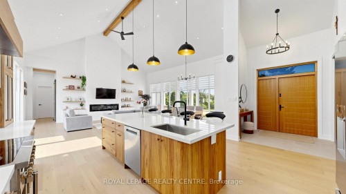 521 Old York Road, Burlington, ON - Indoor Photo Showing Kitchen With Upgraded Kitchen