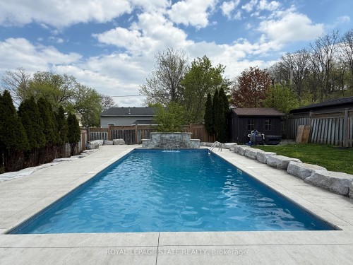 86 Margaret Avenue, Hamilton, ON - Outdoor With In Ground Pool