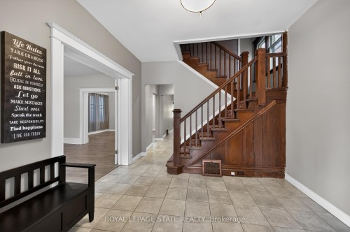 90 Blake Street, Hamilton, ON - Indoor Photo Showing Other Room