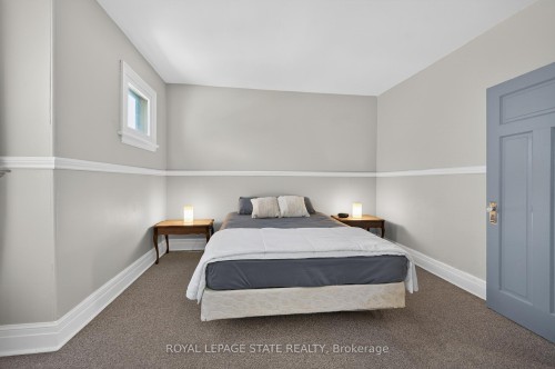 90 Blake Street, Hamilton, ON - Indoor Photo Showing Bedroom