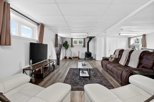 Salle familiale - 801 9E Avenue, Saint-Lin/Laurentides, QC - Indoor
