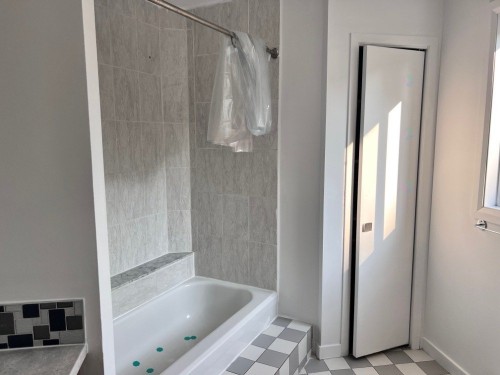 Salle de bains - 825 Rue Schubert, Brossard, QC - Indoor Photo Showing Bathroom
