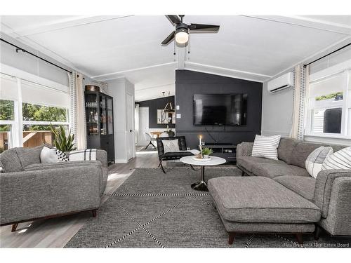 6 Holly Crt, Lincoln, NB 