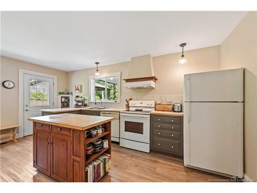 3900 Route 114, Hopewell Cape, NB 