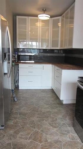 453 Rita St, Winnipeg, MB - Indoor Photo Showing Kitchen