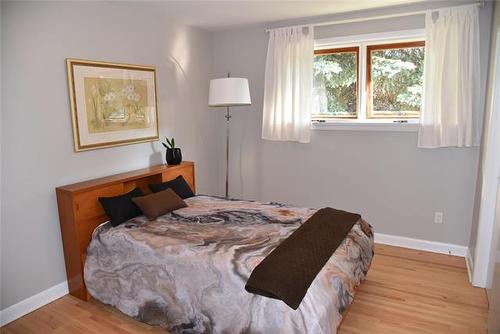 555 Bronx Ave, Winnipeg, MB - Indoor Photo Showing Bedroom