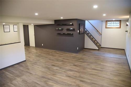 555 Bronx Ave, Winnipeg, MB - Indoor