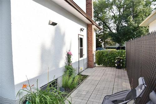 555 Bronx Ave, Winnipeg, MB - Outdoor