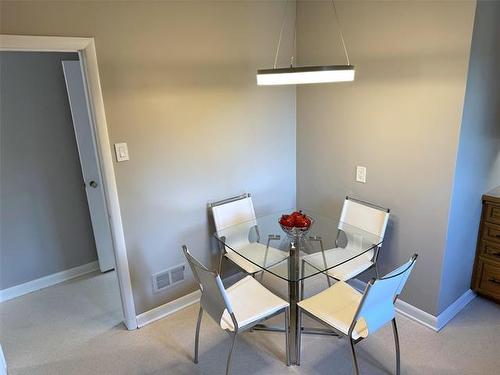 555 Bronx Ave, Winnipeg, MB - Indoor Photo Showing Dining Room