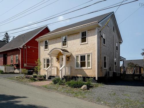 55 Lawrence Street  Lunenburg, NS B0J 2C0