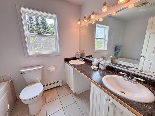 6 Stanford Lake Road, Chester, NS - Indoor Photo Showing Bathroom