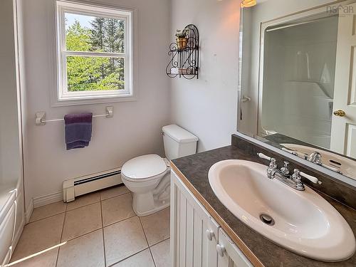 6 Stanford Lake Road, Chester, NS - Indoor Photo Showing Bathroom