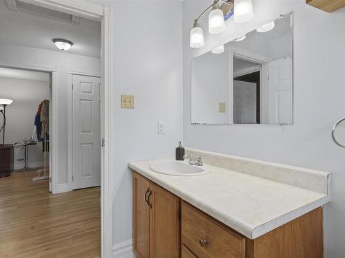 3 Windcrest Avenue, Stewiacke, NS - Indoor Photo Showing Bathroom