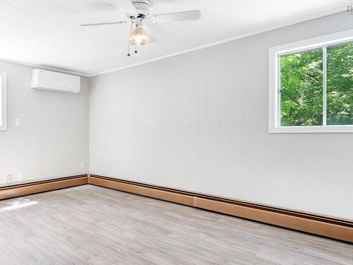 20 Pine Street, Bridgewater, NS - Indoor Photo Showing Other Room