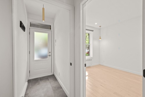 Mud Room - 4319 Rue Parthenais, Montréal (Le Plateau-Mont-Royal), QC - Indoor Photo Showing Other Room