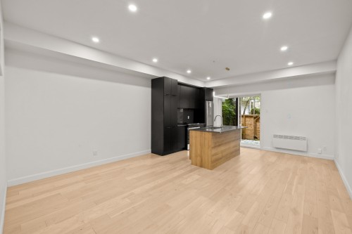 Living Room - 4319 Rue Parthenais, Montréal (Le Plateau-Mont-Royal), QC - Indoor Photo Showing Other Room